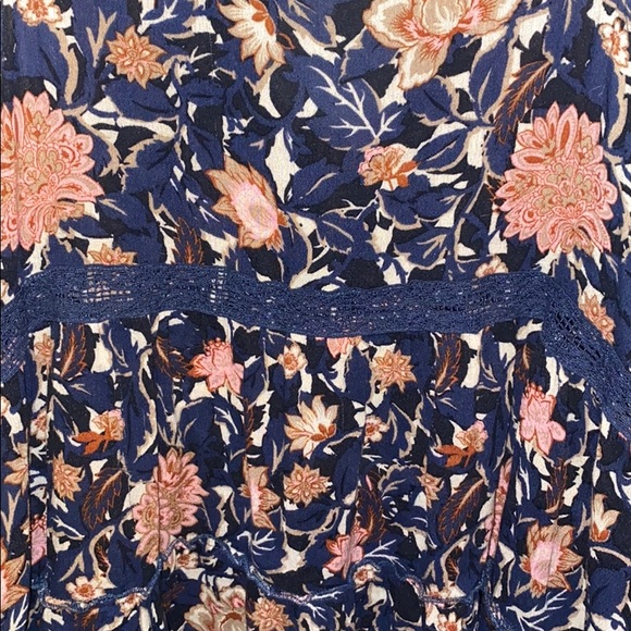 American Eagle Top - Picture 4 of 5